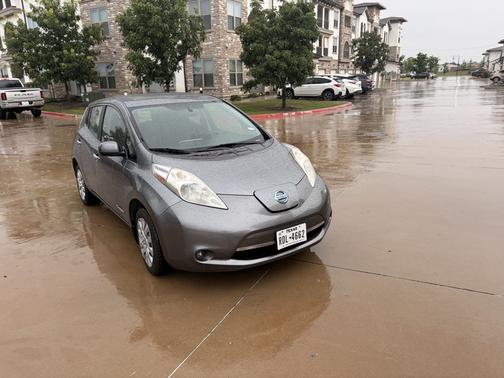 Gray 2015 Nissan Leaf S
