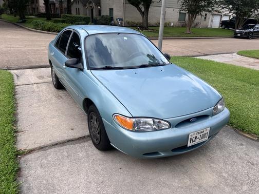 1997 Ford Escort LX