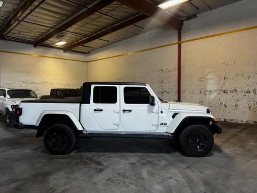 2021 Jeep Gladiator Sport S
