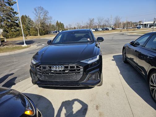 2023 Audi Q8 55 Premium Plus