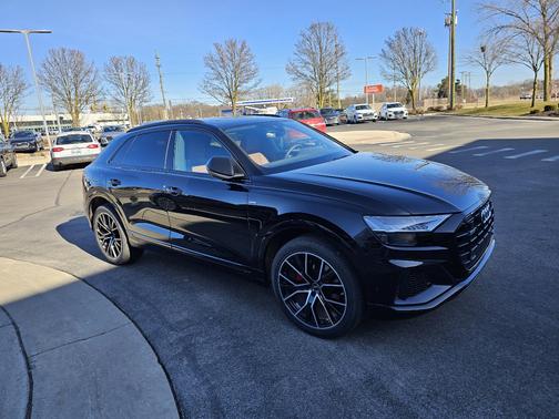 2023 Audi Q8 55 Premium Plus