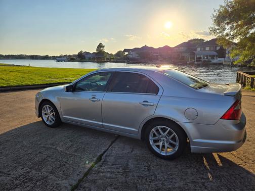Silver 2012 Ford Fusion SEL
