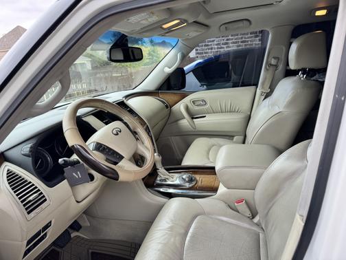 2012 INFINITI QX56 Base