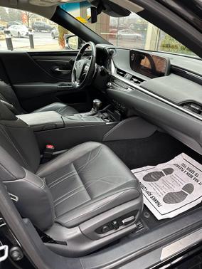 2021 Lexus ES 300h Luxury