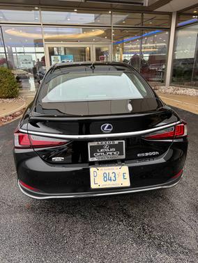 2021 Lexus ES 300h Luxury