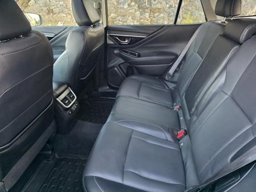 White 2022 Subaru Outback Limited