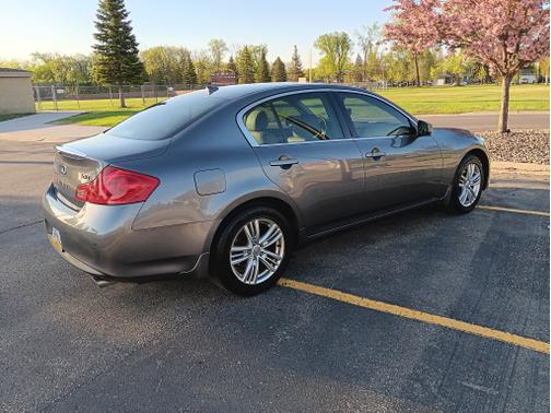 2013 INFINITI G37 x