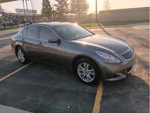 2013 INFINITI G37 x
