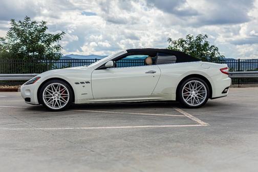 White 2013 Maserati GranTurismo Base