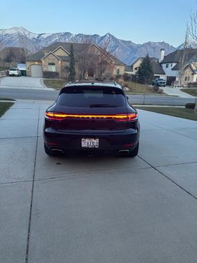 2020 Porsche Macan Macan