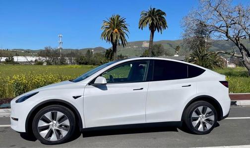White 2023 Tesla Model Y Long Range