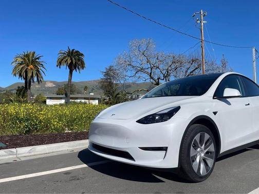 White 2023 Tesla Model Y Long Range