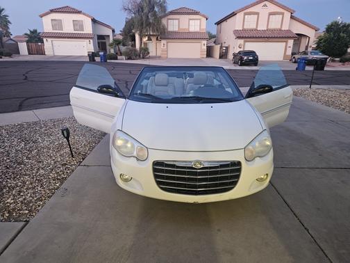 White 2005 Chrysler Sebring Limited
