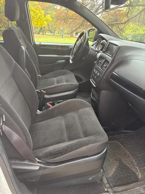 White 2019 Dodge Grand Caravan SE