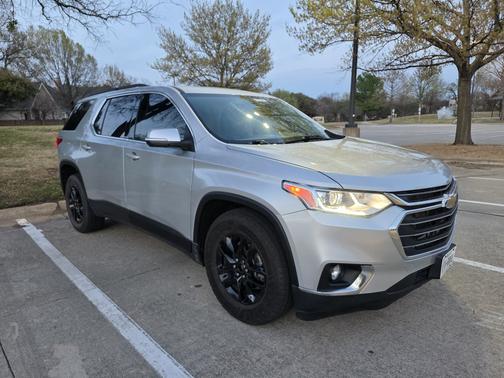 Silver 2021 Chevrolet Traverse LT Cloth