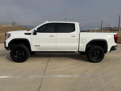2021 GMC Sierra 1500 AT4