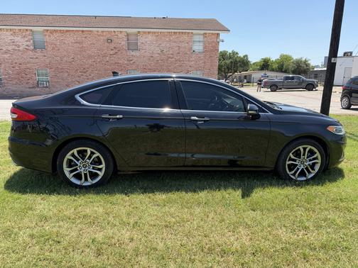 Black 2019 Ford Fusion SEL