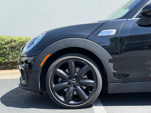 Black 2016 MINI Clubman Cooper S