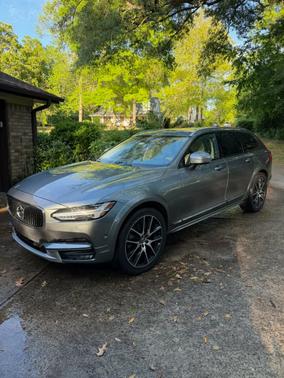 2017 Volvo V90 Cross Country T6