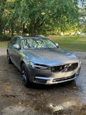 2017 Volvo V90 Cross Country T6
