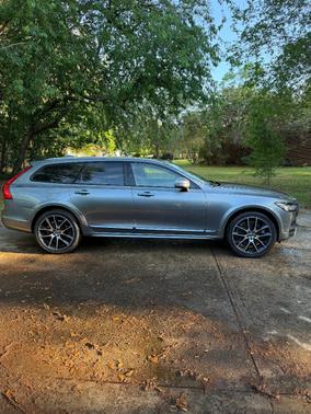 2017 Volvo V90 Cross Country T6