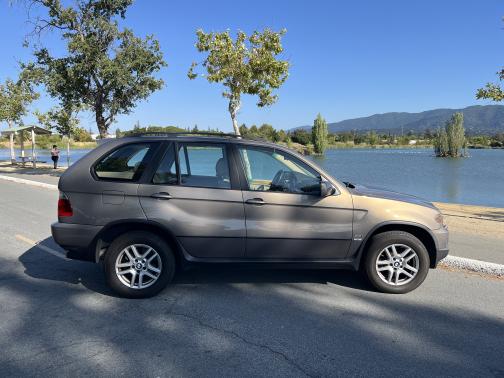 2004 BMW X5 3.0i