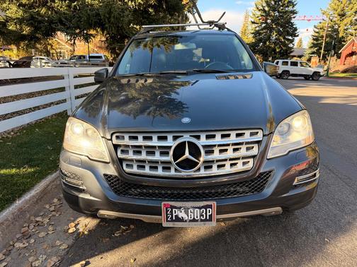 Gray 2011 Mercedes-Benz M-Class ML 350 BlueTEC