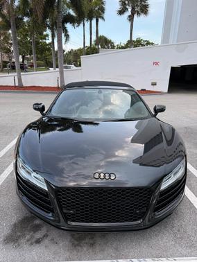 Black 2014 Audi R8 5.2