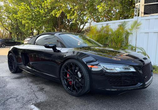 Black 2014 Audi R8 5.2