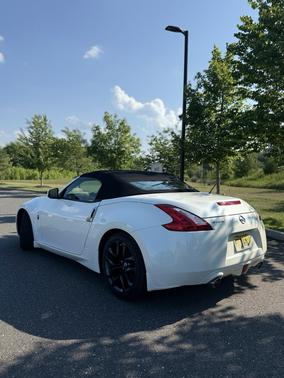 White 2017 Nissan 370Z Base