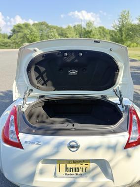 White 2017 Nissan 370Z Base