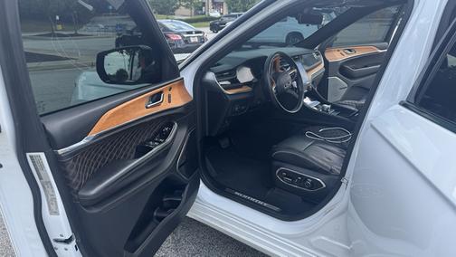 White 2022 Jeep Grand Cherokee L Summit Reserve