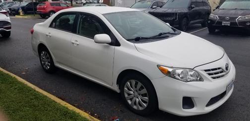 White 2013 Toyota Corolla LE