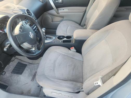 Gray 2012 Nissan Rogue SV