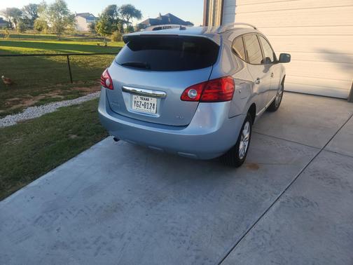 Gray 2012 Nissan Rogue SV
