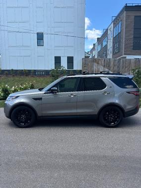 Gray 2017 Land Rover Discovery HSE
