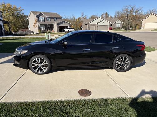 Black 2018 Nissan Maxima 3.5 Platinum