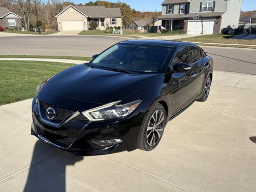 Black 2018 Nissan Maxima 3.5 Platinum