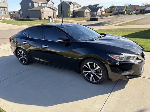Black 2018 Nissan Maxima 3.5 Platinum