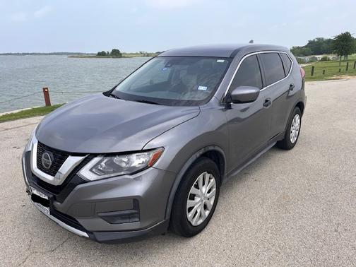 Gray 2019 Nissan Rogue S