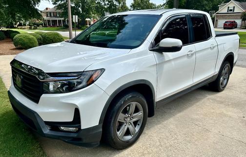 White 2021 Honda Ridgeline RTL