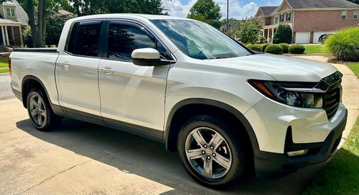 White 2021 Honda Ridgeline RTL