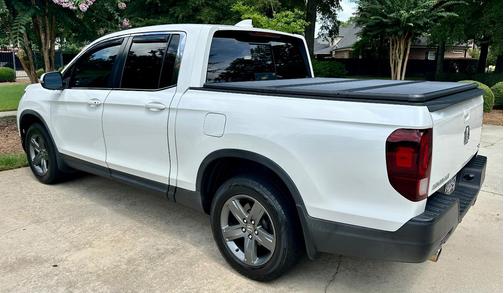 White 2021 Honda Ridgeline RTL