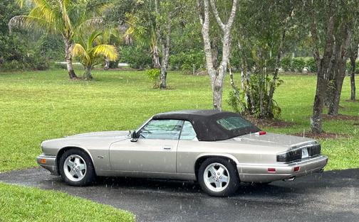 Brown 1995 Jaguar XJS 4.0L Cabriolet
