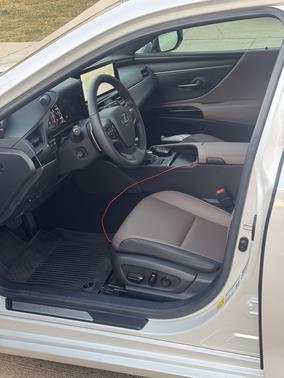 2025 Lexus ES 350 Base