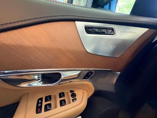 Black 2016 Volvo XC90 T6 Inscription