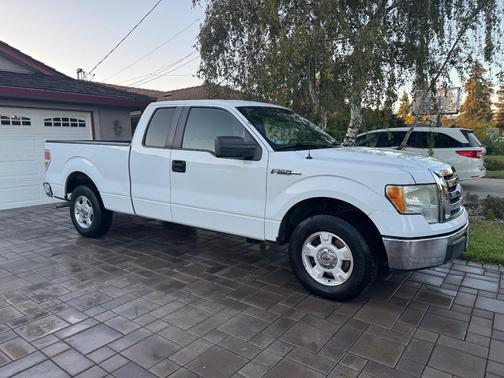 White 2010 Ford F-150 XLT SuperCab