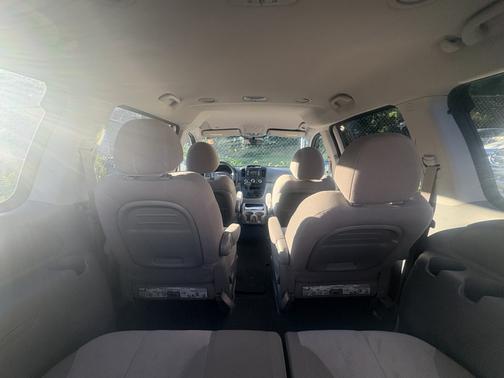2014 Kia Sedona LX