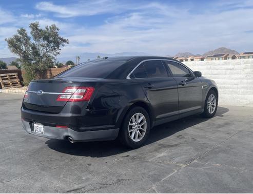2014 Ford Taurus SE