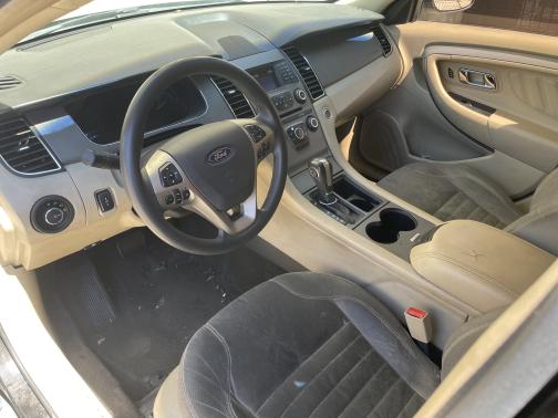 2014 Ford Taurus SE